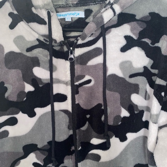 Pajamas - Picture 3 of 3